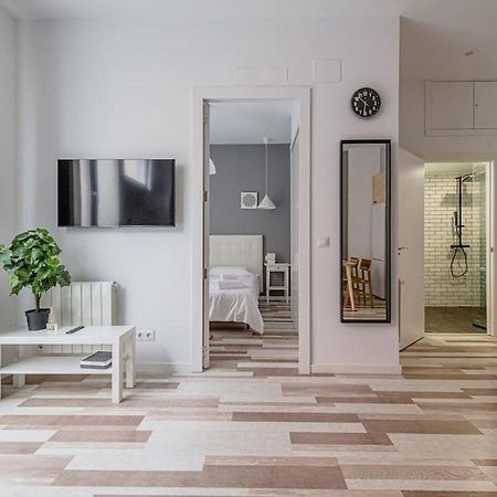 Lovely 2-Bed Flat In Tetuan By Sharingco. Мадрид Экстерьер фото